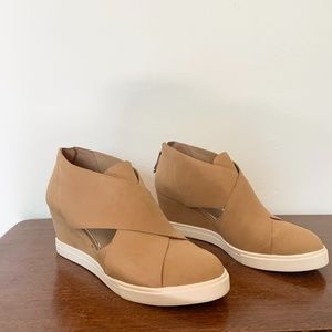 Linea Paolo Tan "Faith" Wedge Sneakers Sz 8